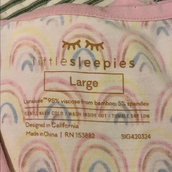 Little Sleepies bamboo sleepwear set in pink with rainbows - Picture 8 of 8